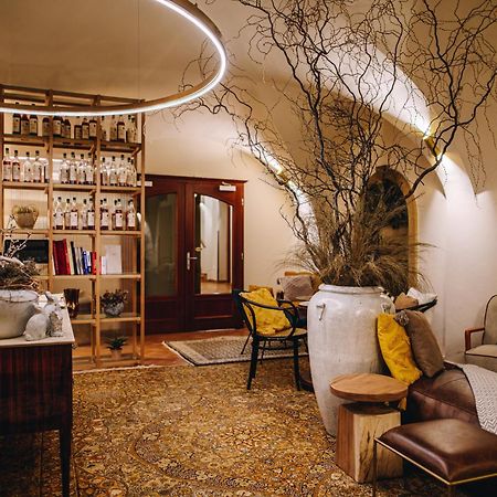Kounicky Dvur Hotel Dolní Kounice Buitenkant foto
