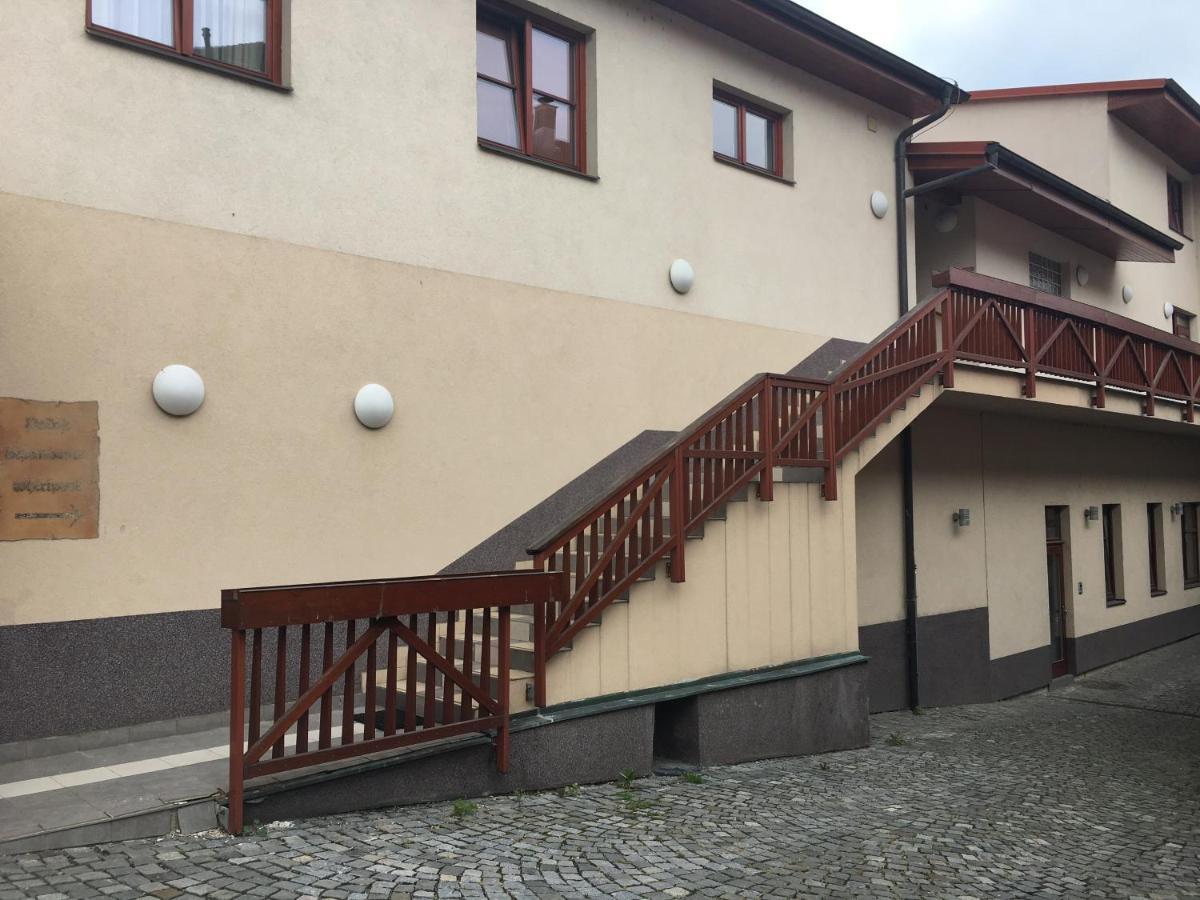 Kounicky Dvur Hotel Dolní Kounice Buitenkant foto