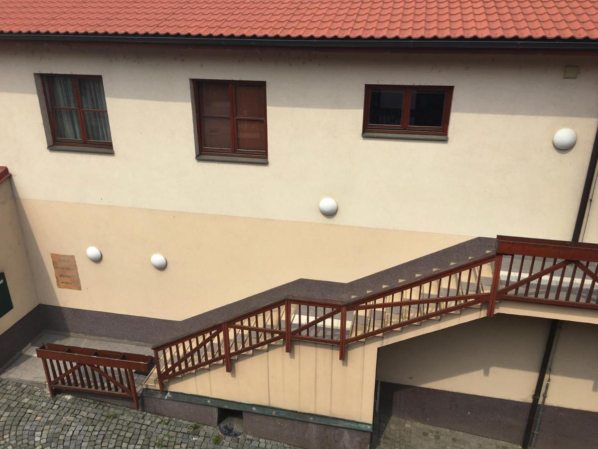 Kounicky Dvur Hotel Dolní Kounice Buitenkant foto