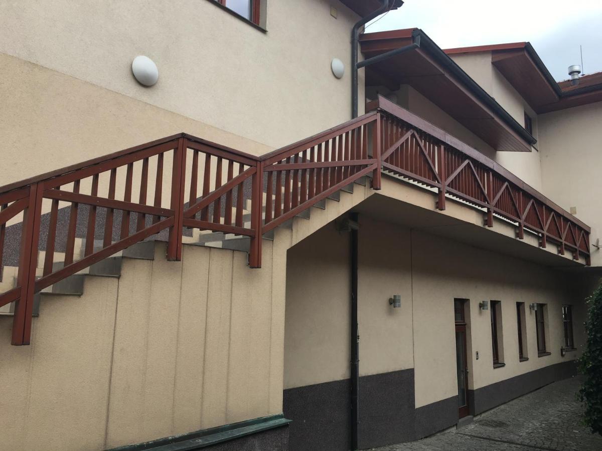 Kounicky Dvur Hotel Dolní Kounice Buitenkant foto