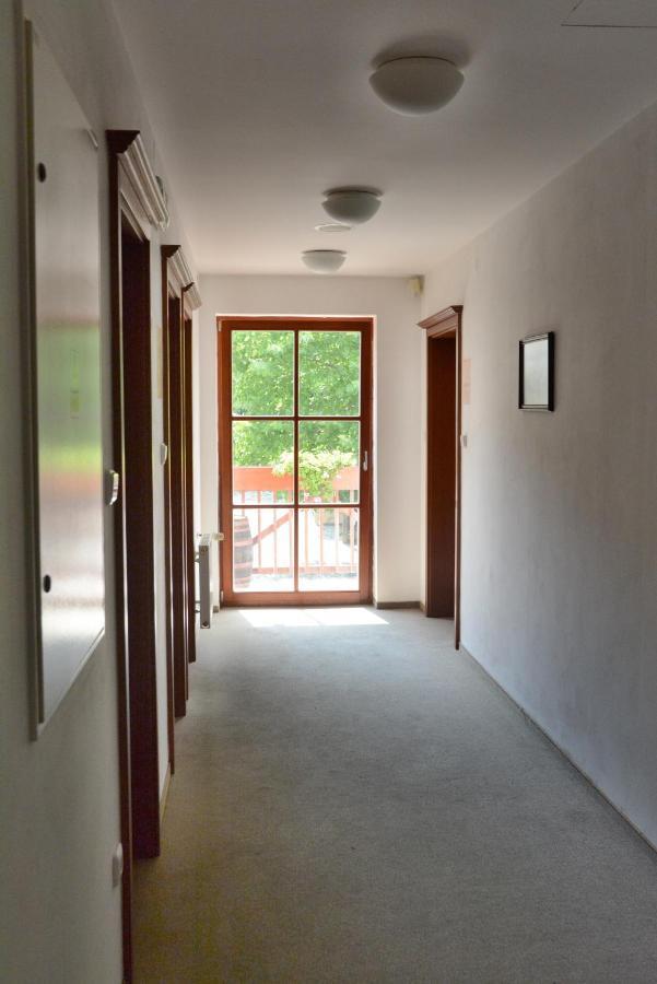 Kounicky Dvur Hotel Dolní Kounice Buitenkant foto