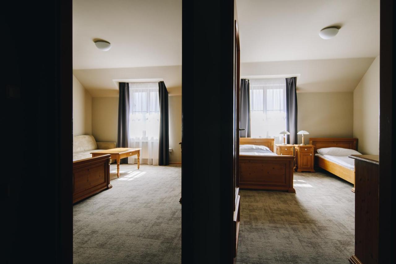 Kounicky Dvur Hotel Dolní Kounice Buitenkant foto