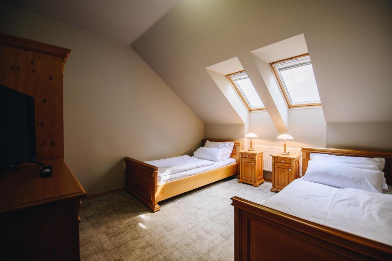 Kounicky Dvur Hotel Dolní Kounice Buitenkant foto