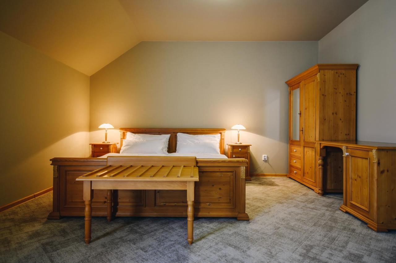 Kounicky Dvur Hotel Dolní Kounice Buitenkant foto