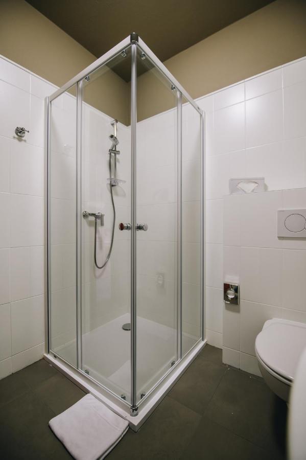 Kounicky Dvur Hotel Dolní Kounice Buitenkant foto