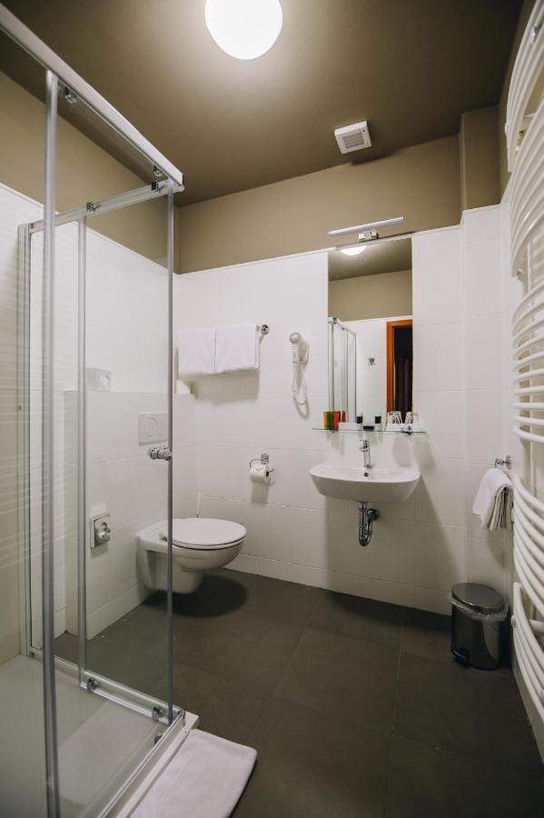 Kounicky Dvur Hotel Dolní Kounice Buitenkant foto