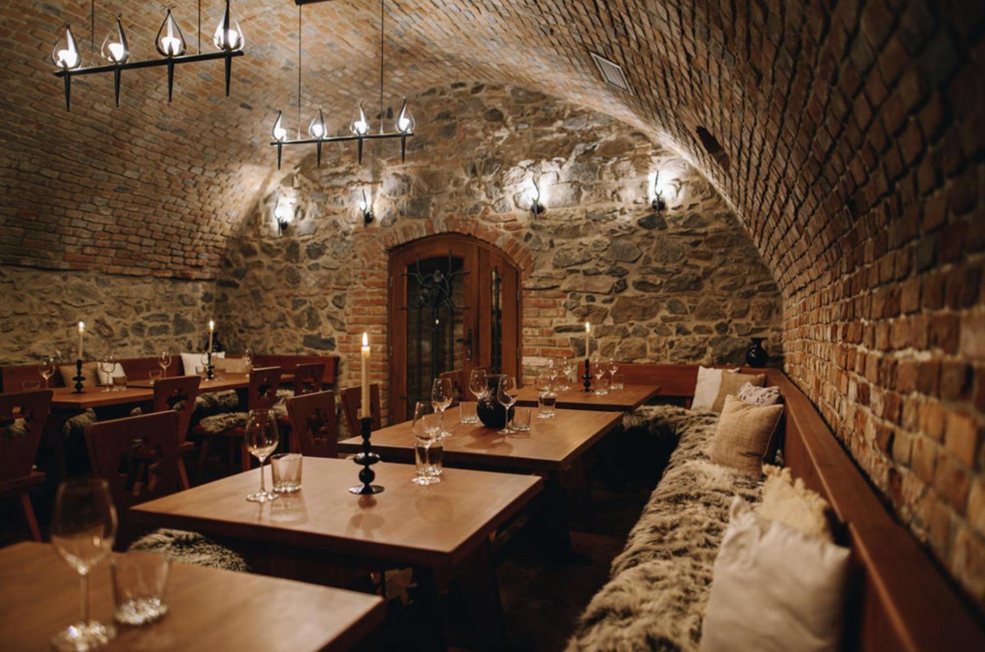 Kounicky Dvur Hotel Dolní Kounice Buitenkant foto