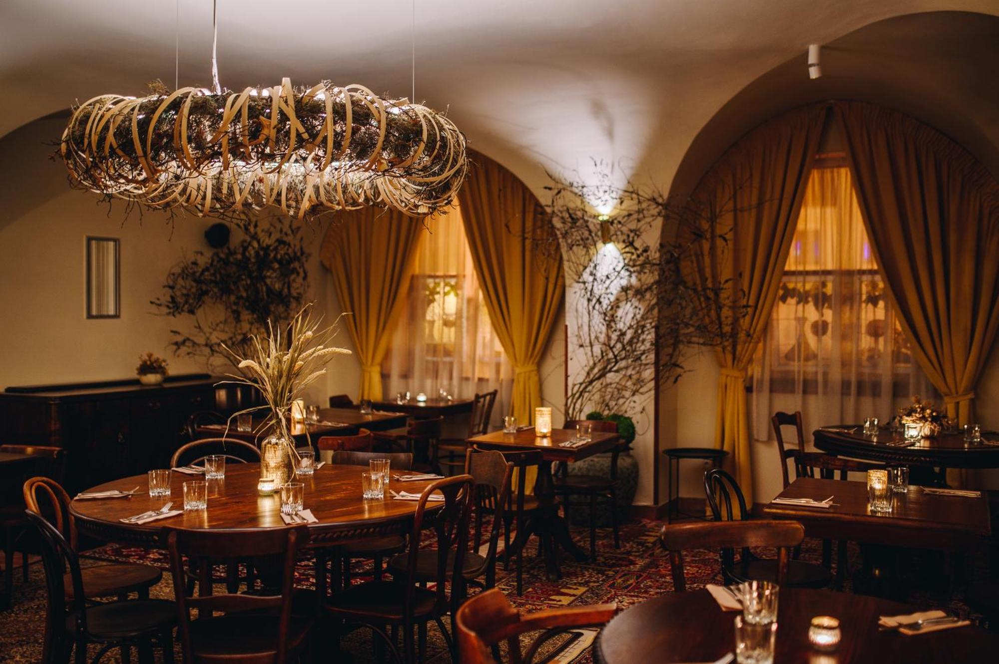 Kounicky Dvur Hotel Dolní Kounice Buitenkant foto
